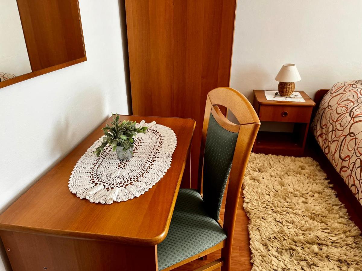 Apartments Maricic Banjol Bagian luar foto