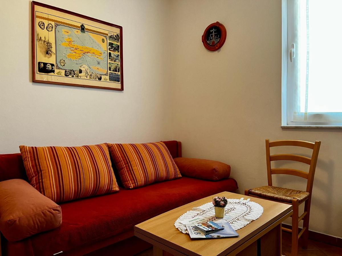Apartments Maricic Banjol Bagian luar foto
