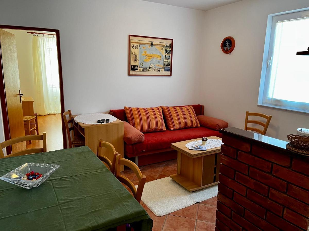 Apartments Maricic Banjol Bagian luar foto