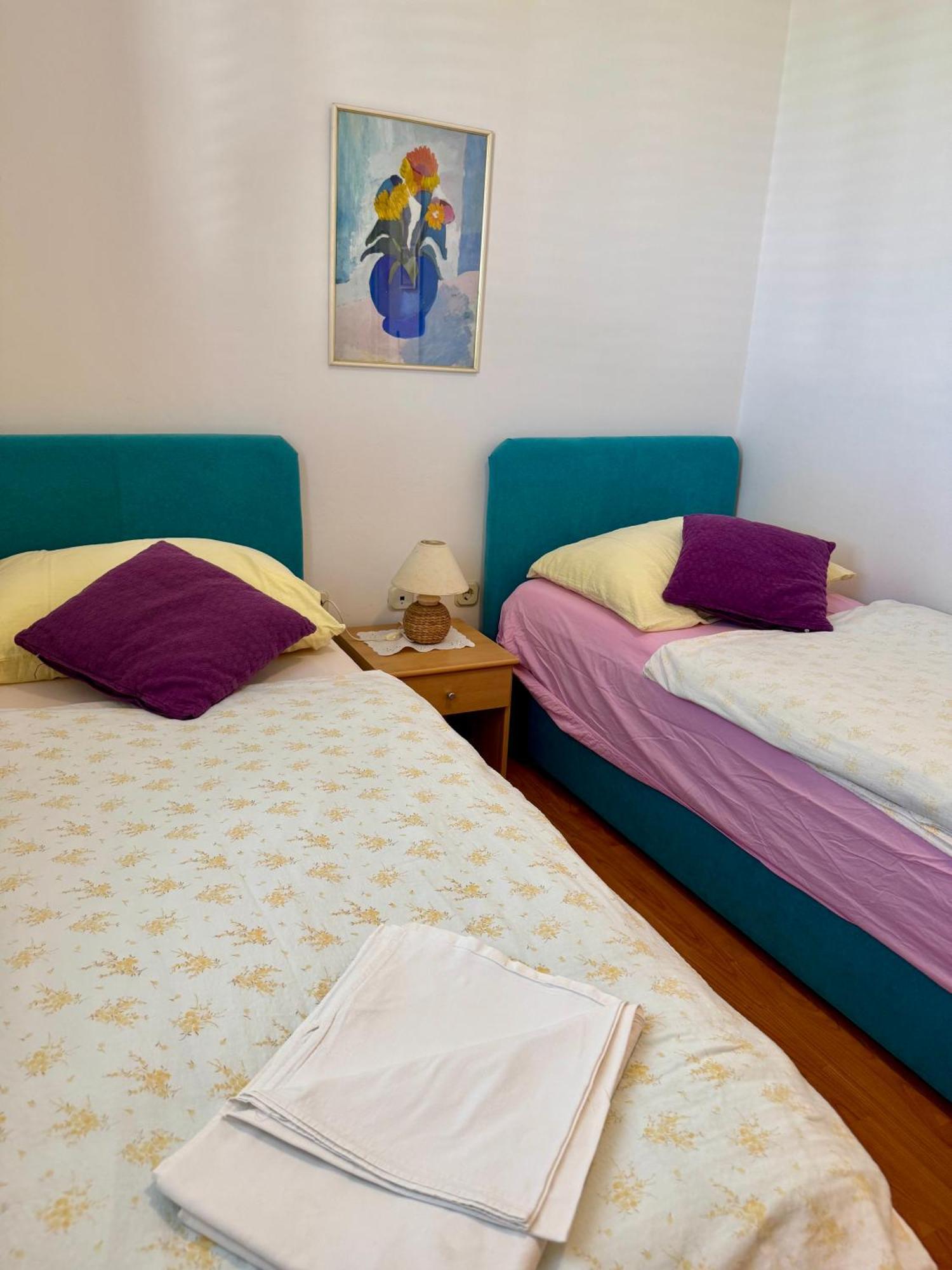 Apartments Maricic Banjol Bagian luar foto