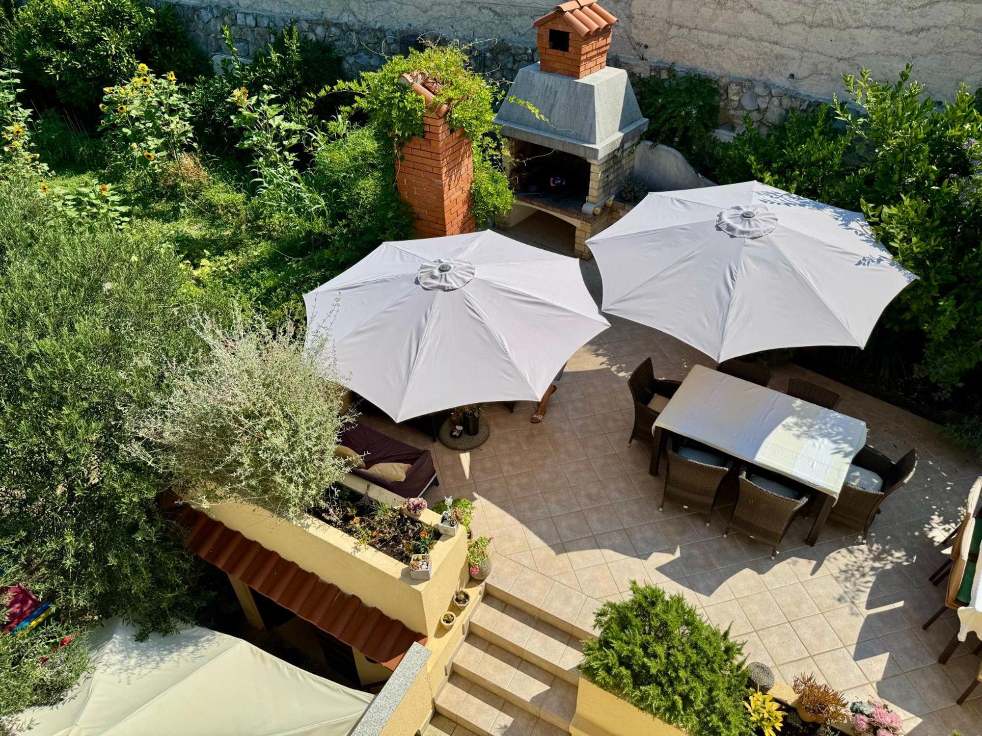 Apartments Maricic Banjol Bagian luar foto