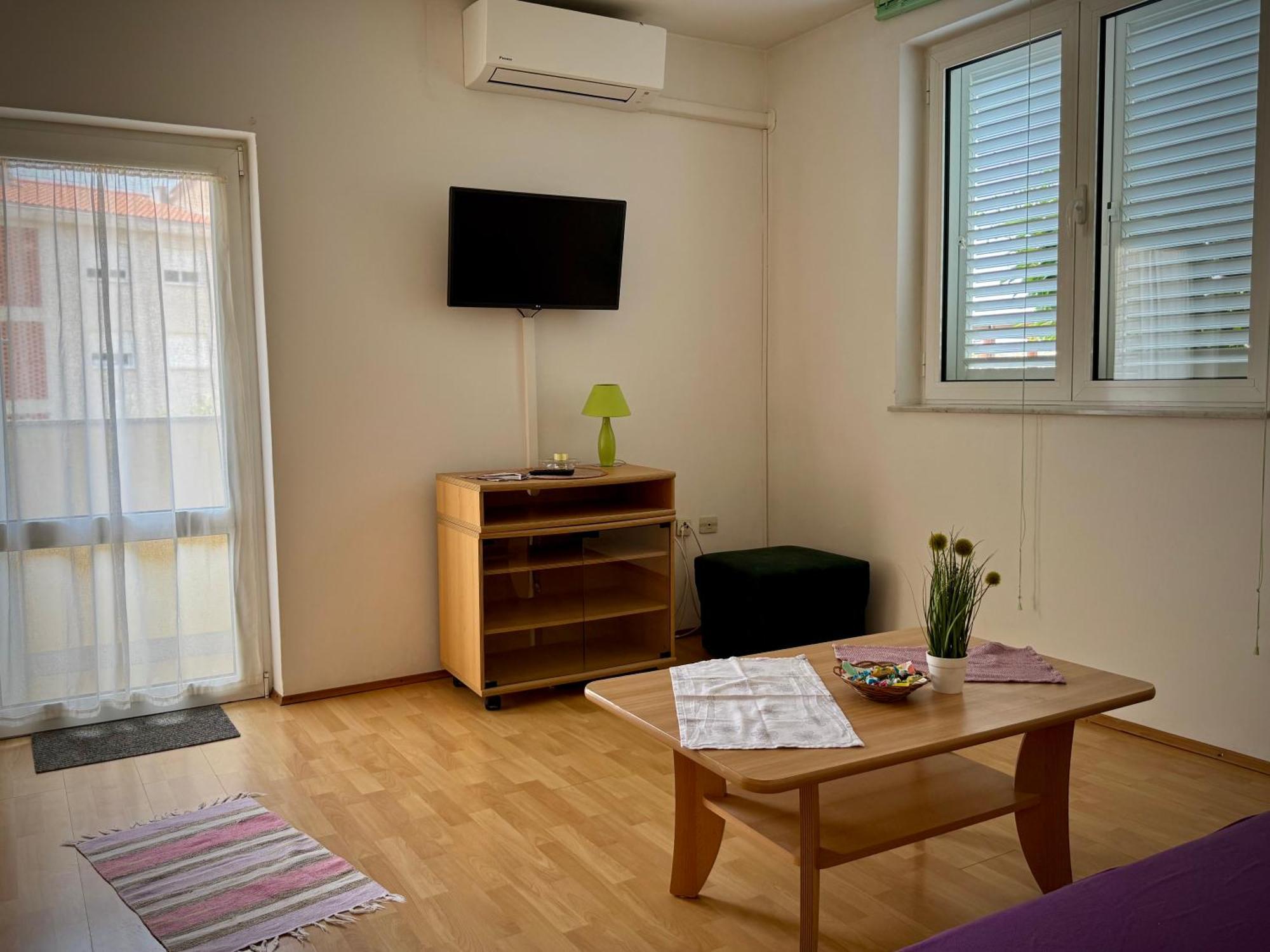 Apartments Maricic Banjol Bagian luar foto